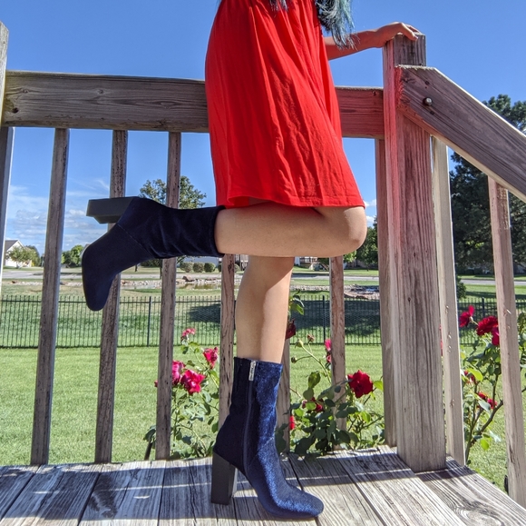 ✨HALSTON Blue and Black Color Blocked Booties🌠 - Picture 2 of 6